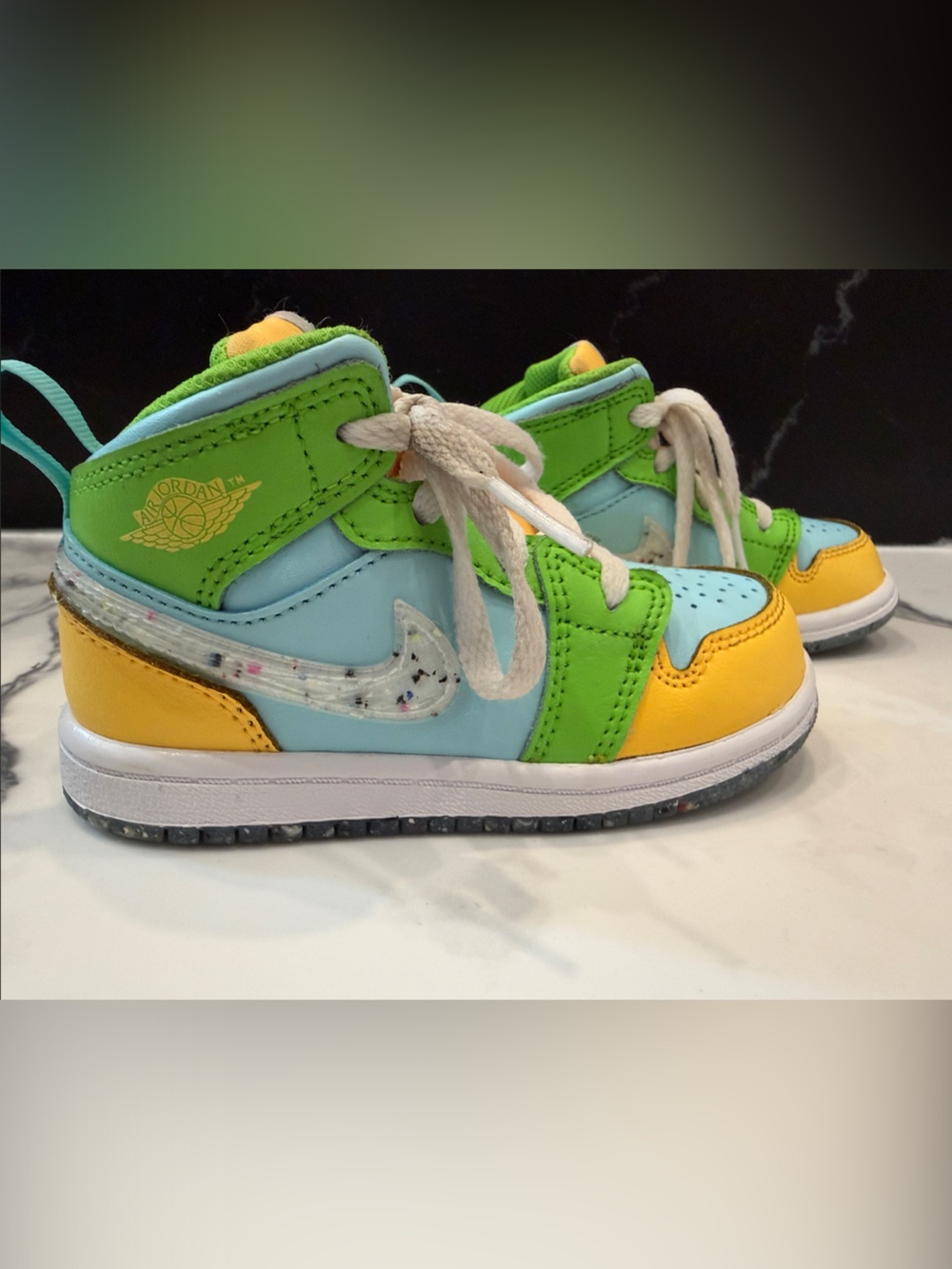 Air Jordan 1 Mid SE Recycled Grind